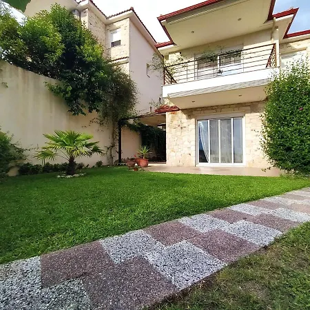 Detached House In A Quiet Place Ханиоти