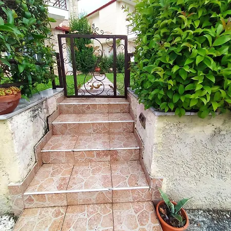 Detached House In A Quiet Place Ханиоти