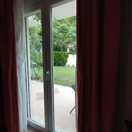 Detached House In A Quiet Place Дом отдыха *