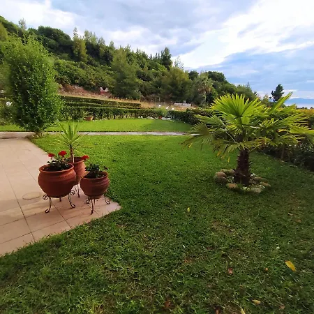 Дом отдыха Detached House In A Quiet Place Ханиоти