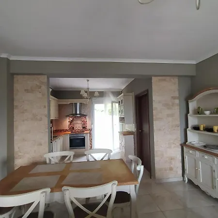 Detached House In A Quiet Place Дом отдыха Ханиоти